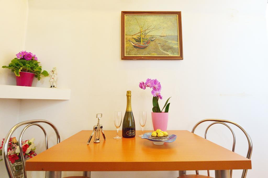 Atlas Accommodation Bucureşti Ngoại thất bức ảnh